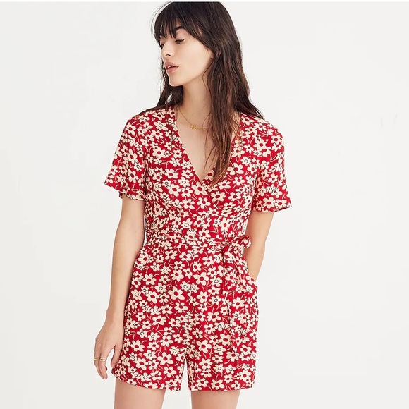 Madewell Pants - Madewell Wrap-Front Romper in Mini Daisy size 2 EUC